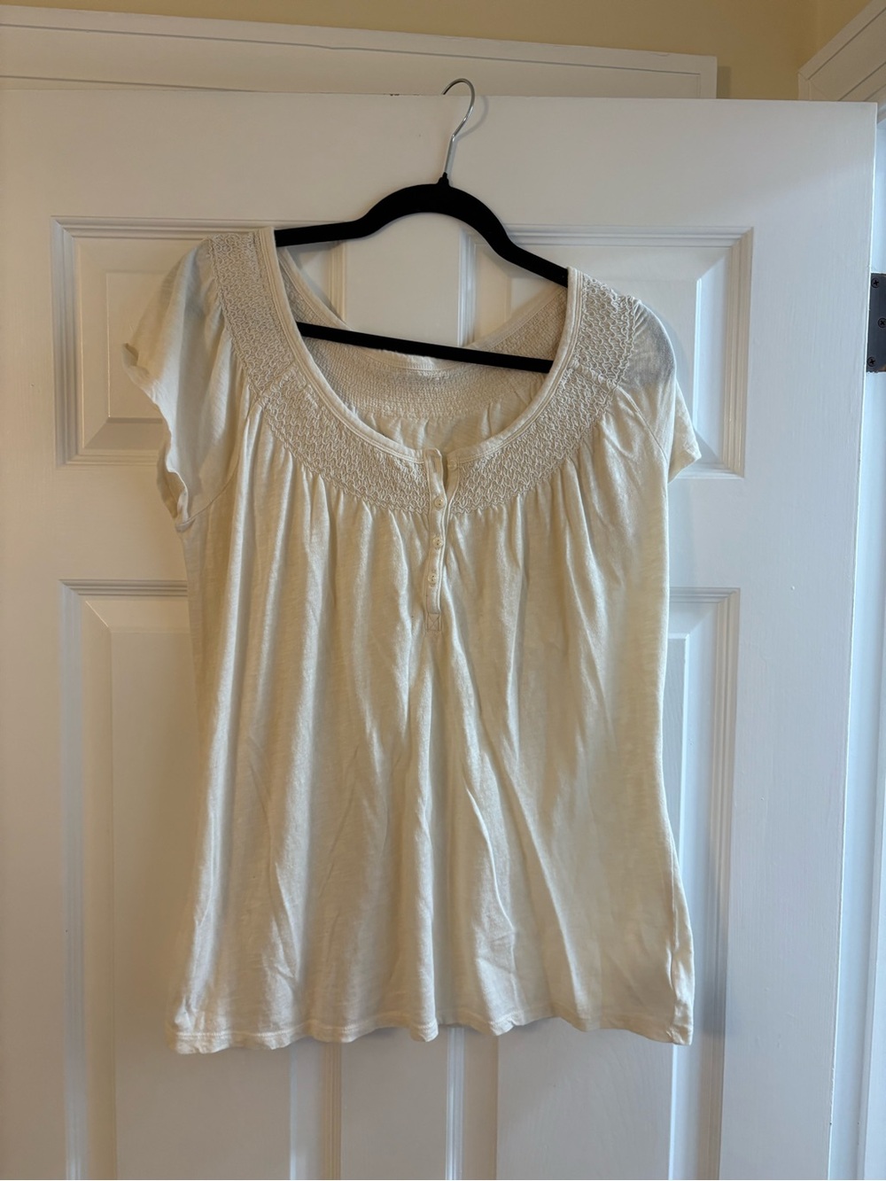 Eddie Bauer Cream Scoop-Neck Short Sleeve Top with Embroidered Yoke